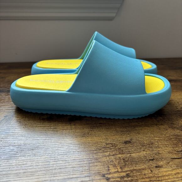 J SLIDES SQUISH Womens Sandals 8 Pool Slides Lightweight Turquoise Yellow New - Picture 3 of 11